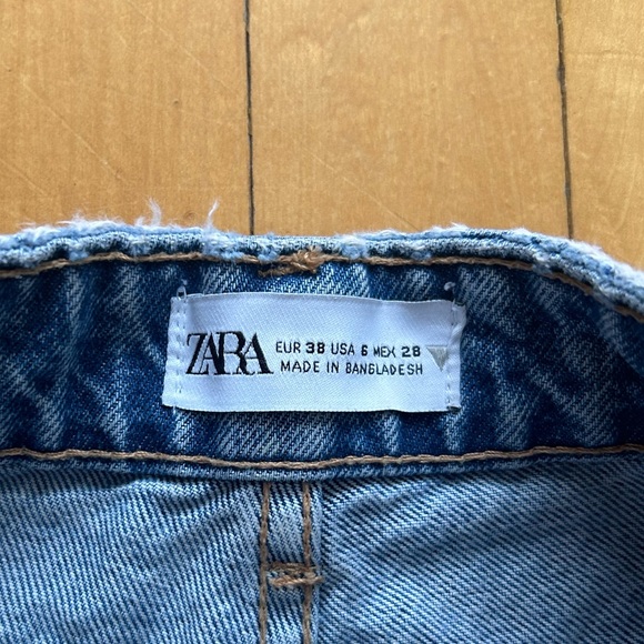 Zara Jeans Shorts - Picture 3 of 3